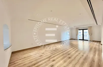 Apartment - 2 Bedrooms - 3 Bathrooms for rent in Tower 15 - Porto Arabia - The Pearl Island - Doha