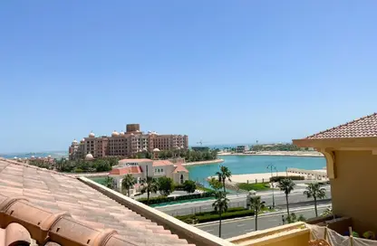 Apartment - 2 Bedrooms - 3 Bathrooms for sale in West Porto Drive - Porto Arabia - The Pearl Island - Doha