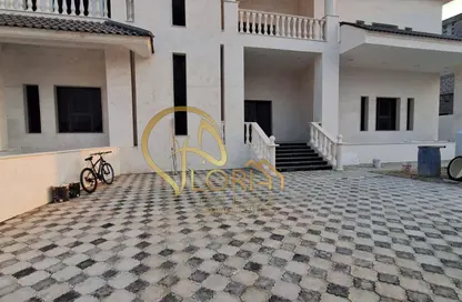 فيلا - 8 غرف نوم - 8 حمامات للبيع في مدينة اللسيل - الوسيل