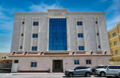 Apartment - 2 Bedrooms - 3 Bathrooms for rent in Omar Bin Abdul Aziz Street - Madinat Khalifa - Doha