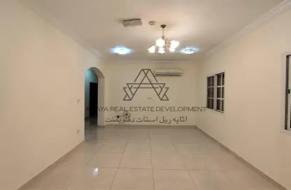 شقة - 3 غرف نوم - 2 حمامات للايجار في المنتزه - الدوحة