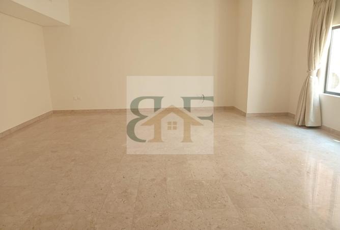 985200 - Property Image 2