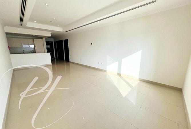 985387 - Property Image 2