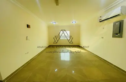 شقة - 3 غرف نوم - 2 حمامات للايجار في شارع النصر - النصر - الدوحة