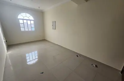 شقة - 2 غرف نوم - 1 حمام للايجار في 35 بن عمران - فريج بن عمران - الدوحة