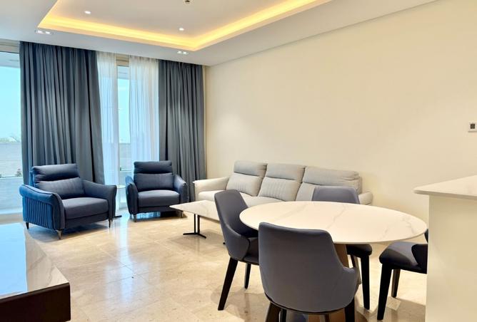 990393 - Property Image 2