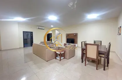 Apartment - 2 Bedrooms - 2 Bathrooms for rent in Umm Ghwailina Comm - Umm Ghuwalina - Umm Ghuwailina - Doha