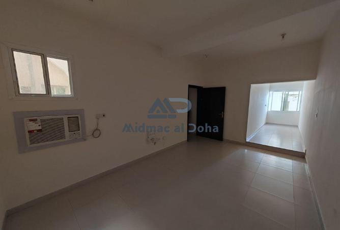 987327 - Property Main Image