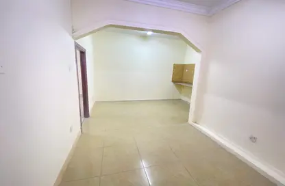Apartment - 2 Bedrooms - 2 Bathrooms for rent in Al Nuaija Street - Al Nuaija - Doha