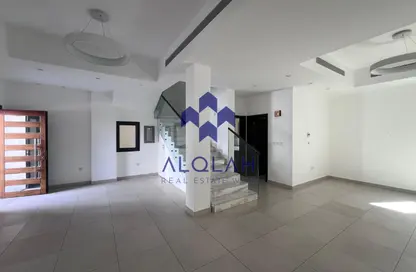 مجمع سكني - 3 غرف نوم - 3 حمامات للايجار في سوق الغرافة - الغرافة - الدوحة