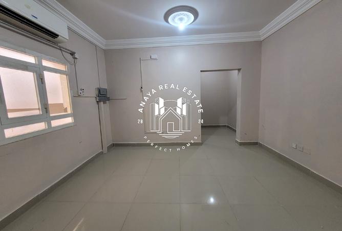 881203 - Property Image 2