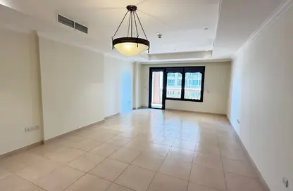 Apartment - 1 Bedroom - 2 Bathrooms for rent in Tower 5 - Porto Arabia - The Pearl Island - Doha