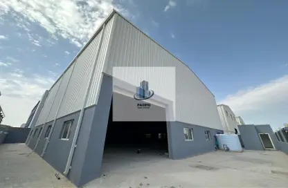 Warehouse - Studio - 4 Bathrooms for rent in East Industrial Street - Birkat Al Awamer - Al Wakra