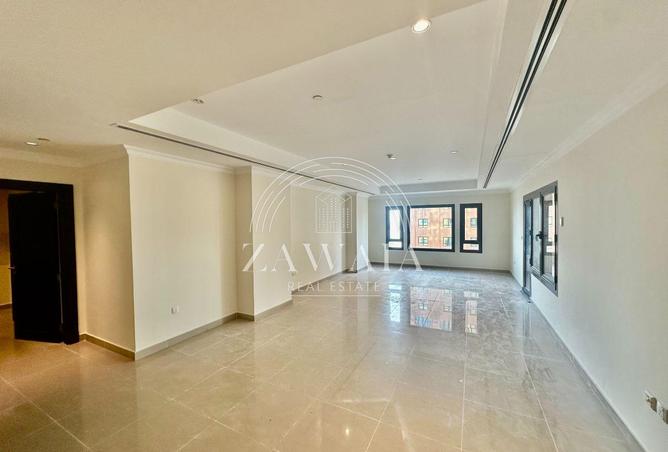 951085 - Property Image 2