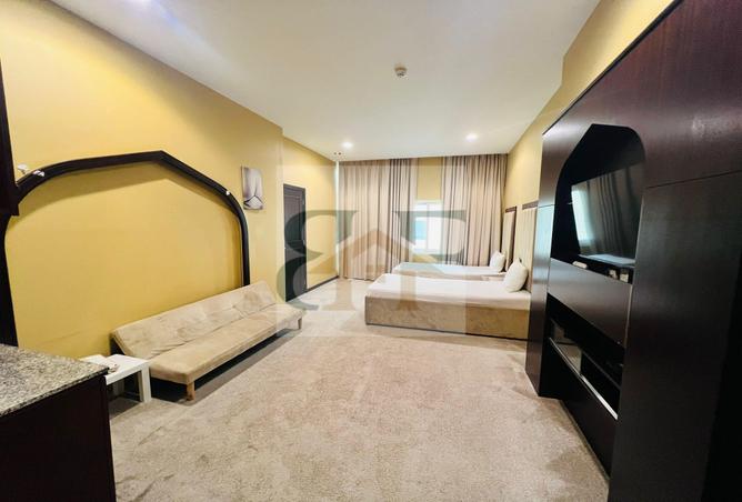 987489 - Property Main Image