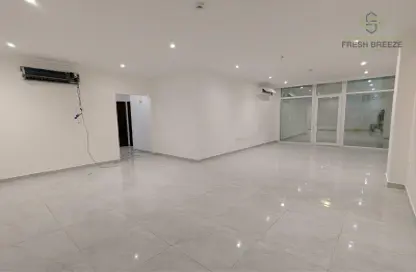 Apartment - 2 Bedrooms - 3 Bathrooms for rent in Al Nasr Street - Al Nasr - Doha