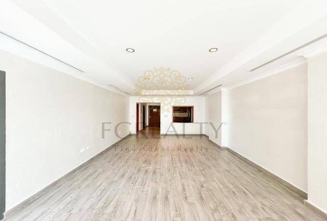 975221 - Property Image 2