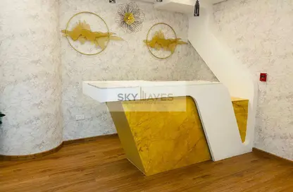 مساحات مكتبية - استوديو - 2 حمامات للايجار في بناية ايفيرجرين التجارية - مدينة الطاقة - الوسيل