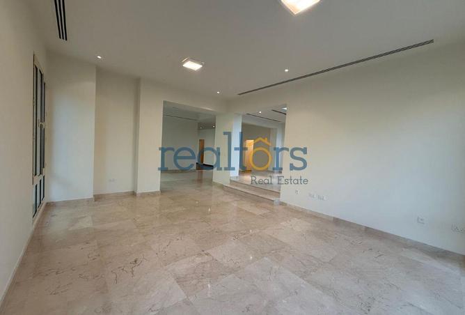 942430 - Property Image 3