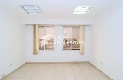 Office Space - Studio - 2 Bathrooms for rent in Al Hanaa Street - Al Gharrafa - Doha