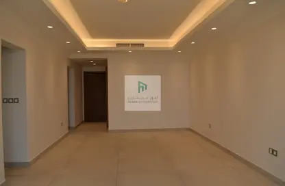 Empty Room image for: Apartment - 3 Bedrooms - 4 Bathrooms for rent in Giardino Apartments - The Pearl Island - Doha, Image 1