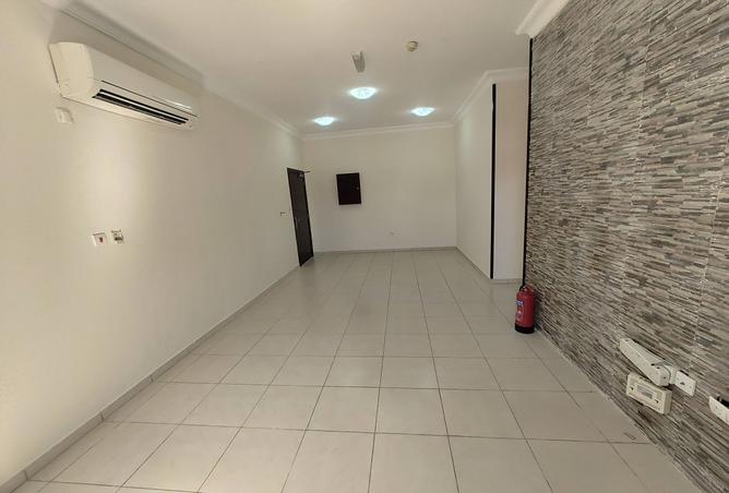 963113 - Property Image 2