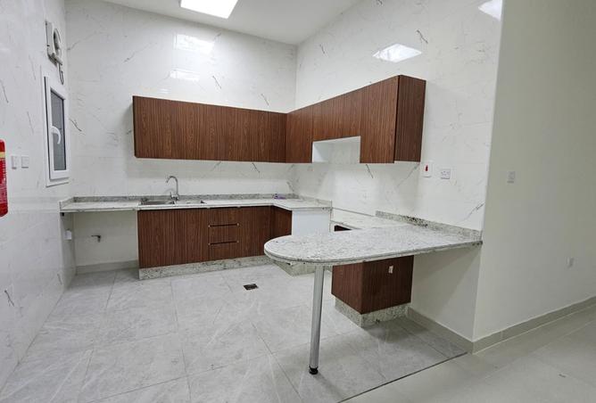 980041 - Property Image 2