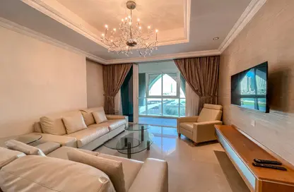 Apartment - 2 Bedrooms - 3 Bathrooms for rent in Viva West - Viva Bahriyah - The Pearl Island - Doha