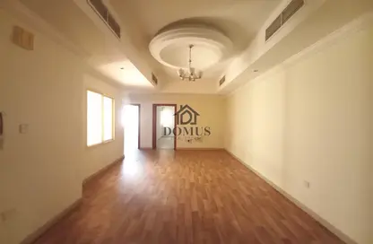 Apartment - 2 Bedrooms - 2 Bathrooms for rent in Thabit Bin Zaid Street - Al Mansoura - Doha