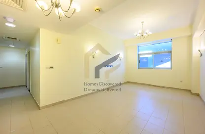 Apartment - 2 Bedrooms - 2 Bathrooms for rent in Barwa Commercial Avenue - Umm Al Seneem - Doha