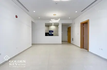 Apartment - 2 Bedrooms - 3 Bathrooms for rent in The Garden - Floresta Gardens - The Pearl Island - Doha