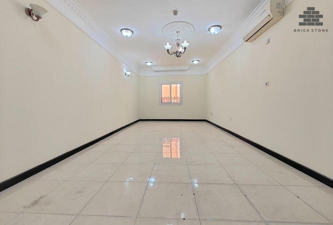 995717 - Property Image 2