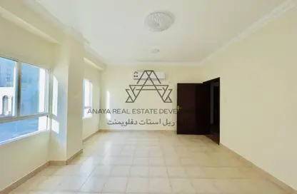 Apartment - 3 Bedrooms - 3 Bathrooms for rent in Umm Ghuwailina - Doha