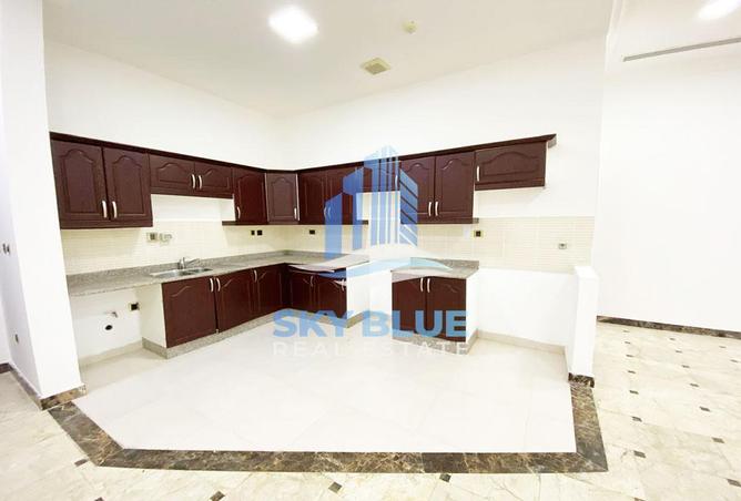 704926 - Property Image 2