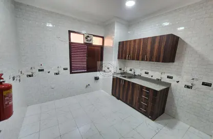 Apartment - 2 Bedrooms - 2 Bathrooms for rent in Madinat Khalifa South - Madinat Khalifa - Doha