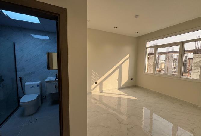 994748 - Property Image 2