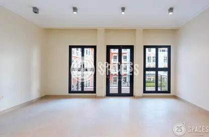 Apartment - 1 Bedroom - 2 Bathrooms for rent in Carnaval - Qanat Quartier - The Pearl Island - Doha