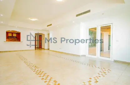 Apartment - 2 Bedrooms - 3 Bathrooms for rent in West Porto Drive - Porto Arabia - The Pearl Island - Doha