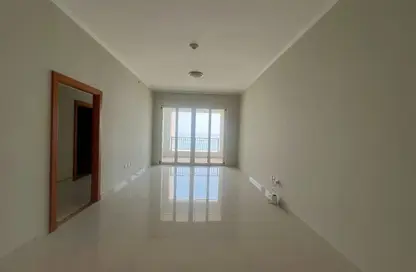 Apartment - 2 Bedrooms - 3 Bathrooms for rent in Viva West - Viva Bahriyah - The Pearl Island - Doha