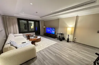 Apartment - 1 Bedroom - 2 Bathrooms for rent in East Porto Drive - Porto Arabia - The Pearl Island - Doha