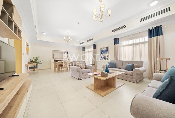 989365 - Property Image 3