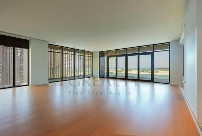 878095 - Property Image 2