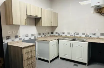 Apartment - 3 Bedrooms - 2 Bathrooms for rent in Al Mansoura - Doha