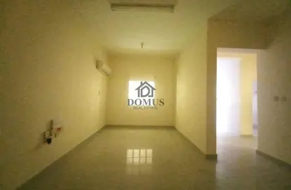 Apartment - 2 Bedrooms - 1 Bathroom for rent in Al Aman Street - Umm Ghuwailina - Doha
