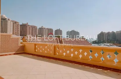 (بنتهاوس  (روف - غرفة نوم - 2 حمامات للايجار في طريق بورتو الشرقي - بورتو أرابيا - جزيرة اللؤلؤة - الدوحة