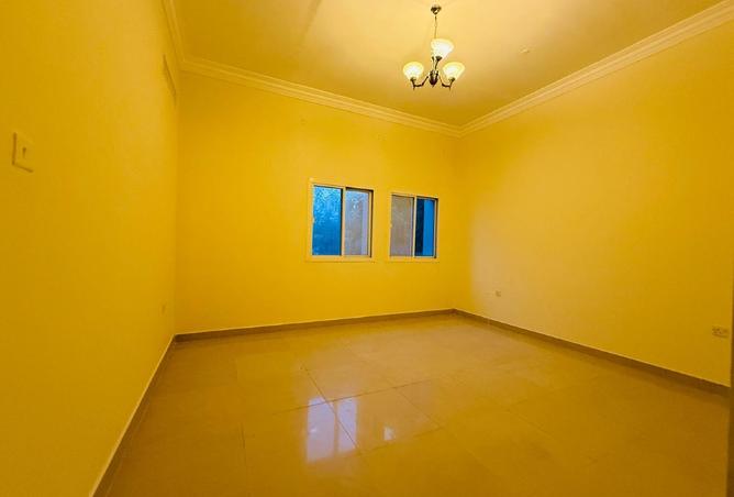 988274 - Property Image 2