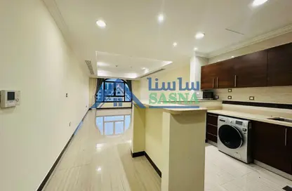 شقة - 2 غرف نوم - 2 حمامات للايجار في طريق بورتو الشرقي - بورتو أرابيا - جزيرة اللؤلؤة - الدوحة