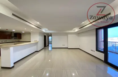 Apartment - 2 Bedrooms - 2 Bathrooms for rent in West Porto Drive - Porto Arabia - The Pearl Island - Doha