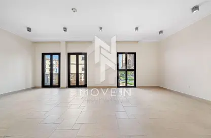Apartment - 2 Bedrooms - 2 Bathrooms for rent in Carnaval - Qanat Quartier - The Pearl Island - Doha