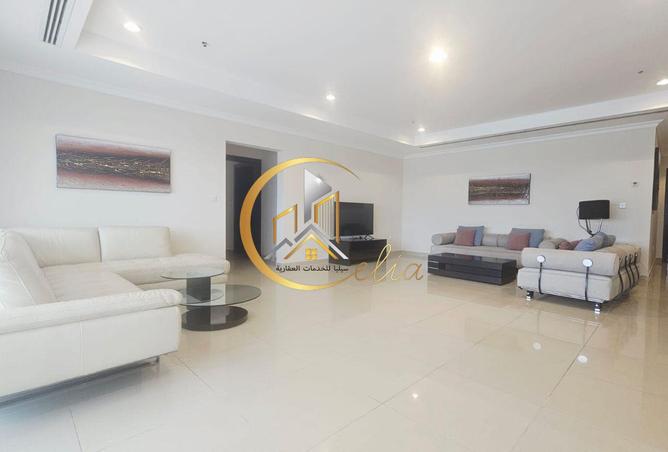 932469 - Property Image 2